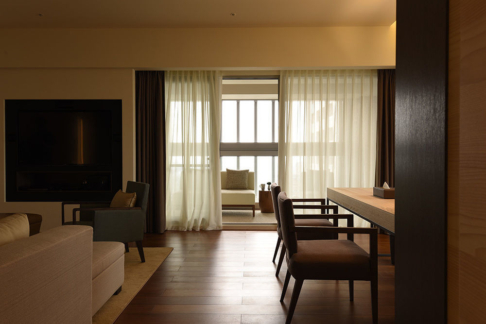 Hotel Cozzi Ximen Tainan Exteriör bild